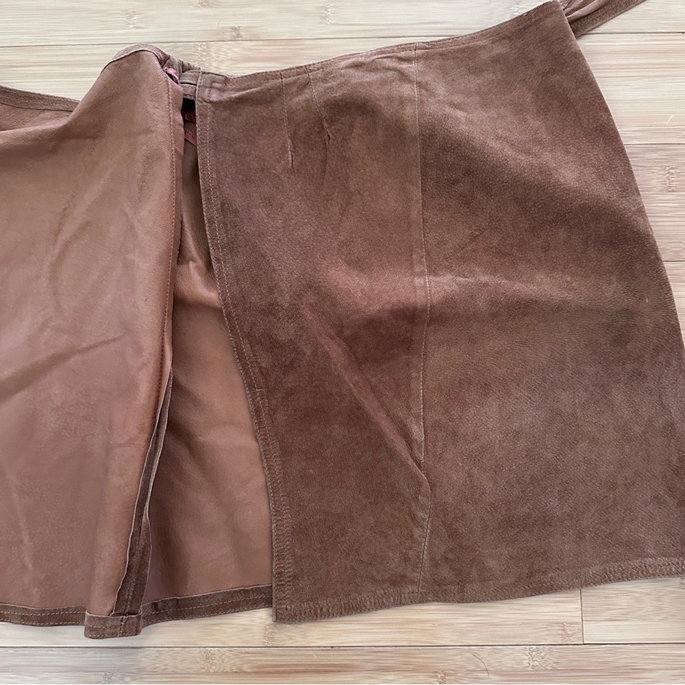 Vintage CEDARS Women's Small Brown Suede Leather Mini Straight Wrap Skirt - Picture 6 of 10